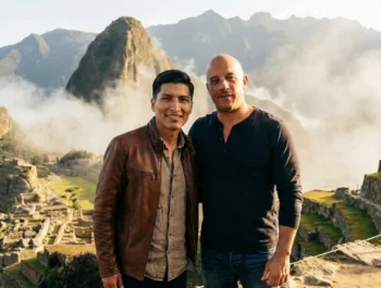 Crear una foto cinematográfica tuya en Machu Picchu con un personaje famoso usando IA